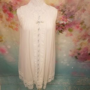 Vintage Flowy Shadowline Small Nightgown Blue Flower Embroidery